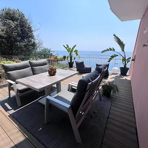 silenzio-e-relax-fronte-mare-a-varazze.hotelitalianriviera.com/