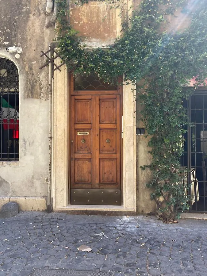 Madonna Dei Monti Daire Roma